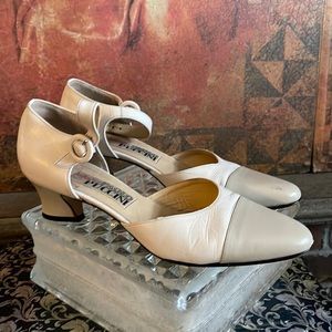 PAOLA PUCCINI VINTAGE Puccini low heel pump